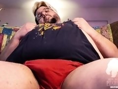HORNY BEAR PLAYS WITH HIS NIPPLES ON THE COUCH, PRESENTING ASS, CUMSHOT