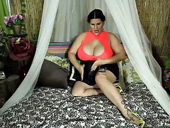 Busty angelina castro gives sloppy blowjob and cums!